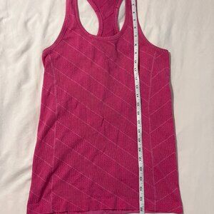 Lululemon Run: Swiftly Tech Racerback in Heathered Jewelled Magenta size 6